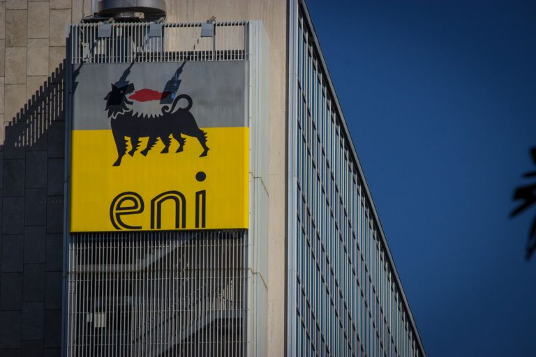Retribuzioni dei manager ENI si arrende a Fondazione Finanza Etica