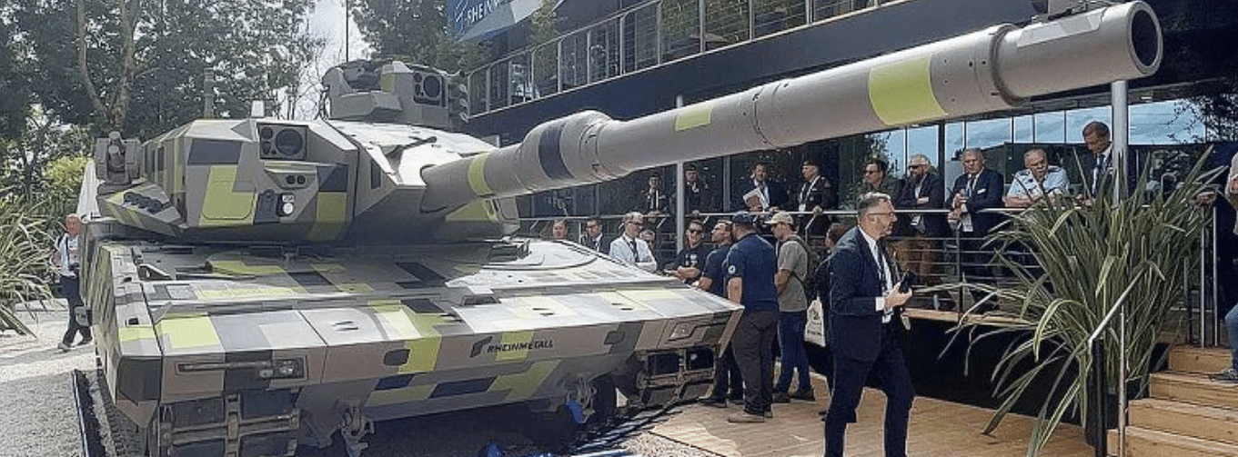 Un carroarmato, simbolo delle imprese degli armamenti, davanti alla sede di Rehinmetall